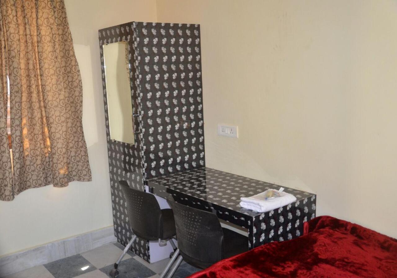 Hotel Vaibhav Raxaul Bilik gambar